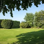 Manor Otel 4*