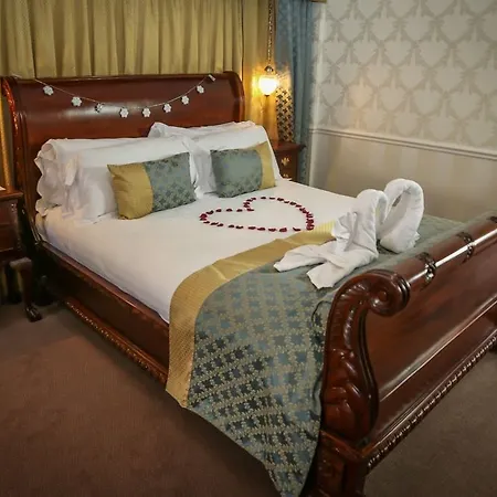 Manor Hotel