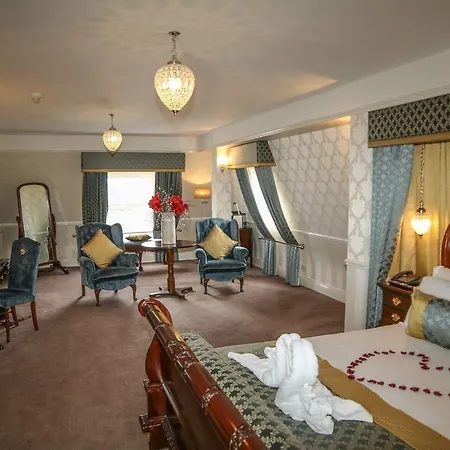 Manor Hotel 4*