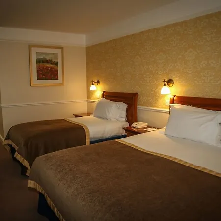 Manor Hotel