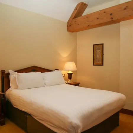 Manor 4*